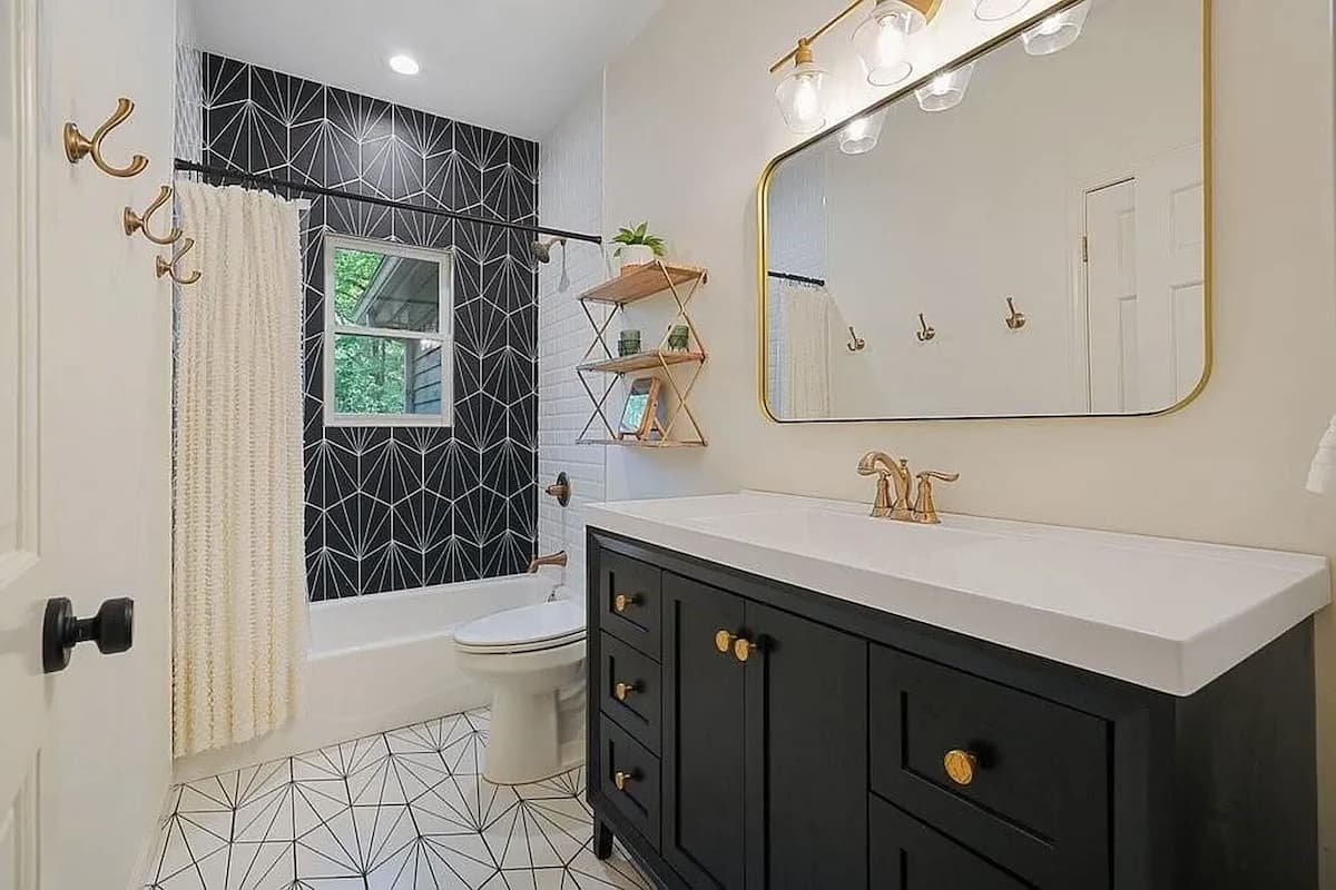 Evergreen Suite Bathroom